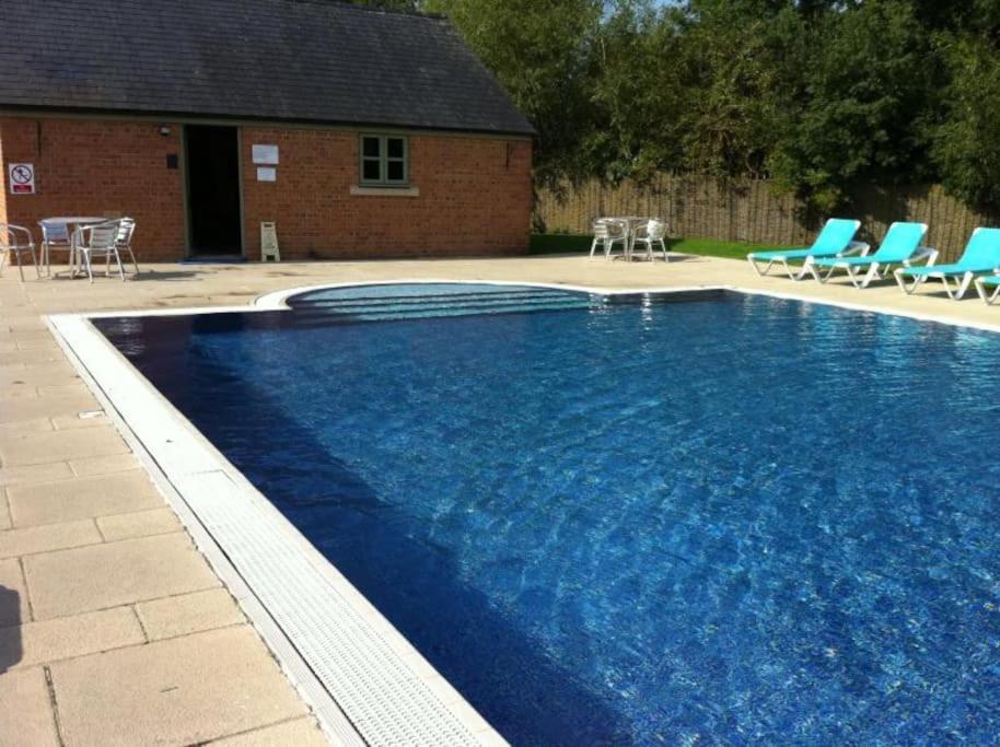 Castleford Cottage , Lowermill Estate Somerford Keynes Exterior photo